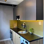 Modern Skyline Studios- Elegant In New Bazaar טיראנה
