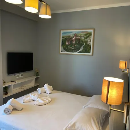 Modern Skyline Studios- Elegant In New Bazaar Lägenhet