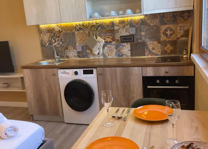 Modern Skyline Studios- Elegant In New Bazaar *