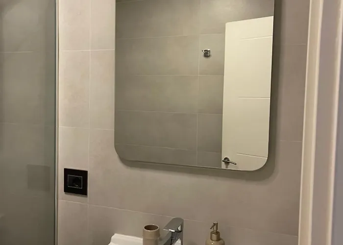 Modern Skyline Studios- Elegant In New Bazaar 티라나