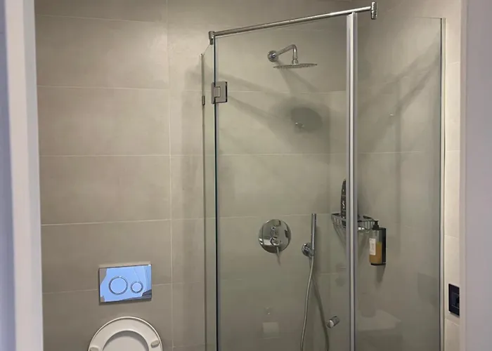 Modern Skyline Studios- Elegant In New Bazaar 티라나