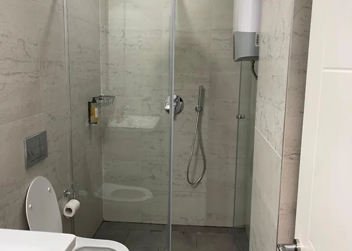 Modern Skyline Studios- Elegant In New Bazaar *