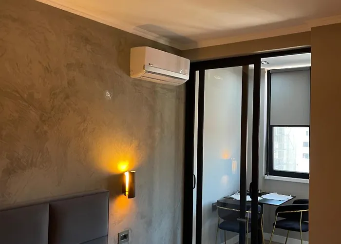 Modern Skyline Studios- Elegant In New Bazaar *